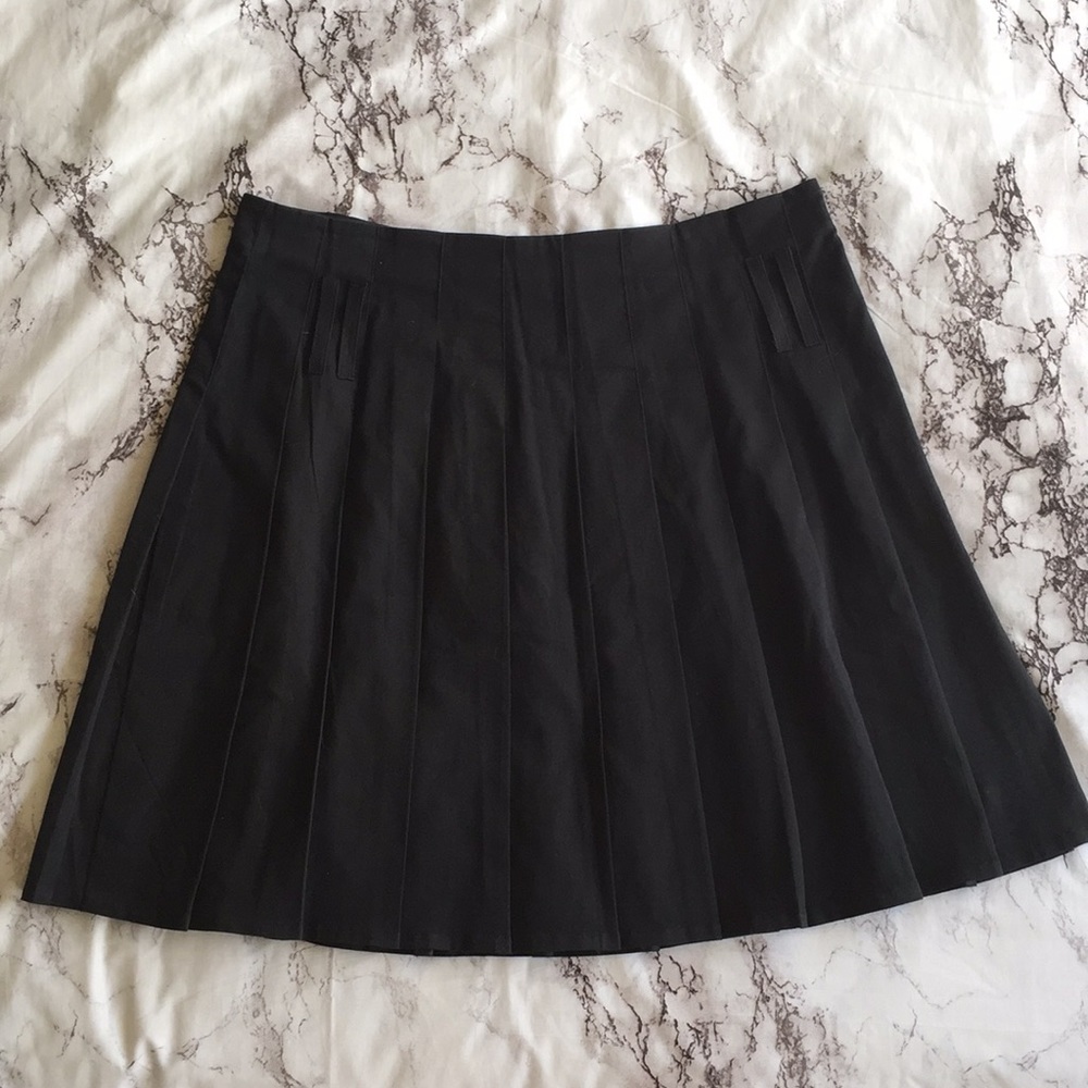 Burberry black pleated skirt